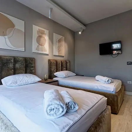 Luxurious Central Τίρανα