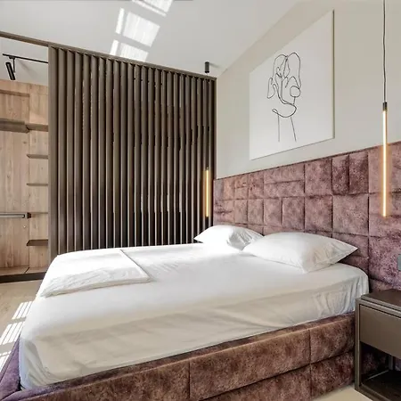 Luxurious Central Τίρανα