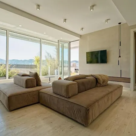 Apartment Luxurious Central